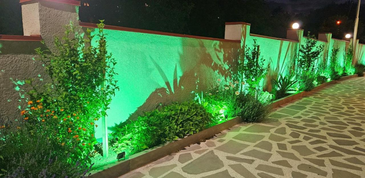 Sierra Hotel Tbilisi Bagian luar foto