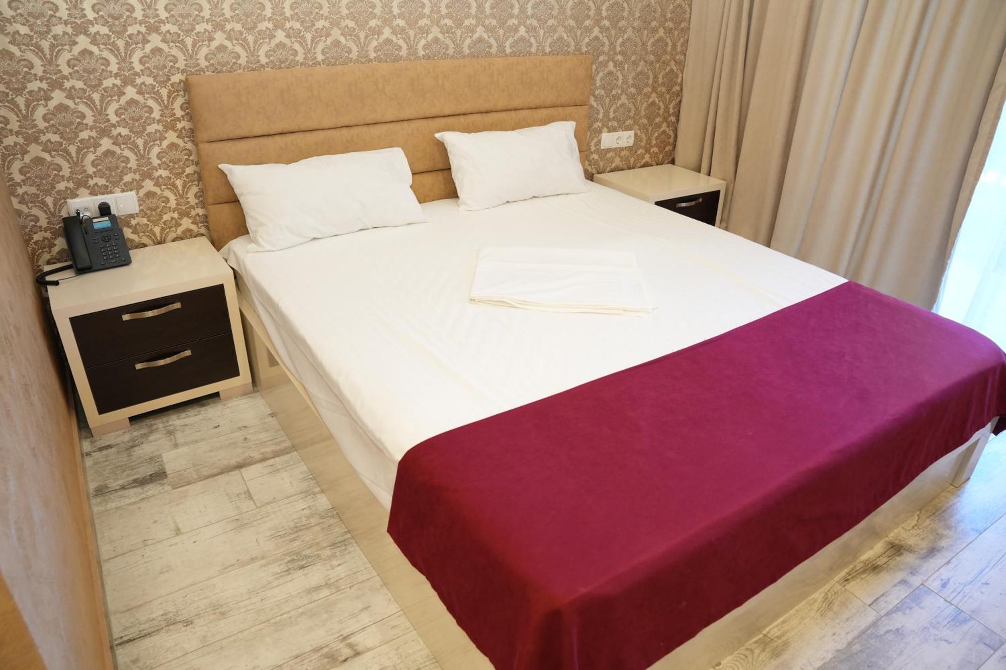 Sierra Hotel Tbilisi Bagian luar foto