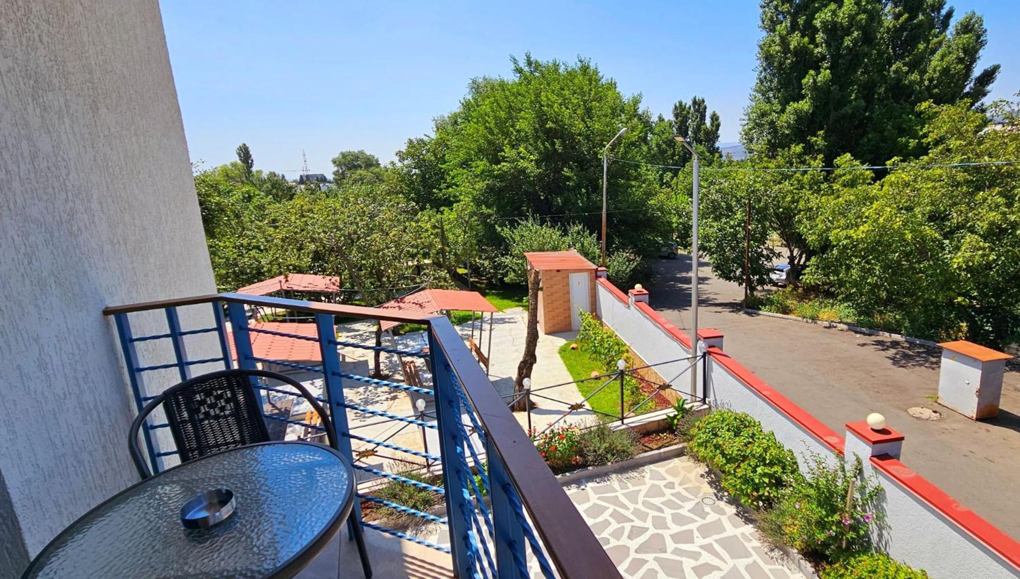 Sierra Hotel Tbilisi Bagian luar foto